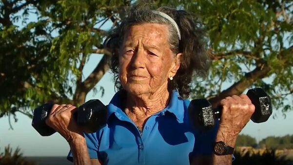 83-летняя бабушка готовится к покорению самой высокой вершины за пределами Азии - Sputnik Кыргызстан