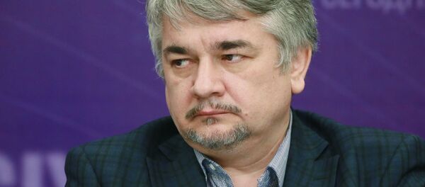 Круглый стол в формате видеомоста Москва - Симферополь Круглый стол в формате видеомоста Москва - Симферополь - Sputnik Кыргызстан