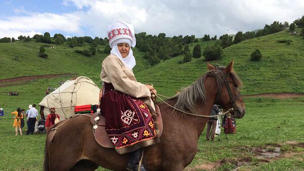 Руководитель проекта Кыргыз калпагы муундан-муунга Клара Асанкулова - Sputnik Кыргызстан