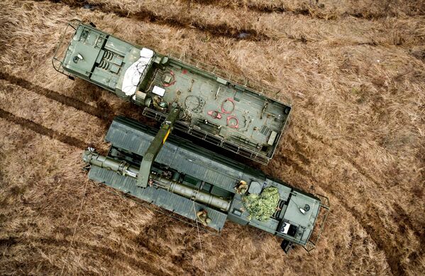 Учения расчетов ракетного комплекса Искандер-М в Краснодарском крае - Sputnik Кыргызстан