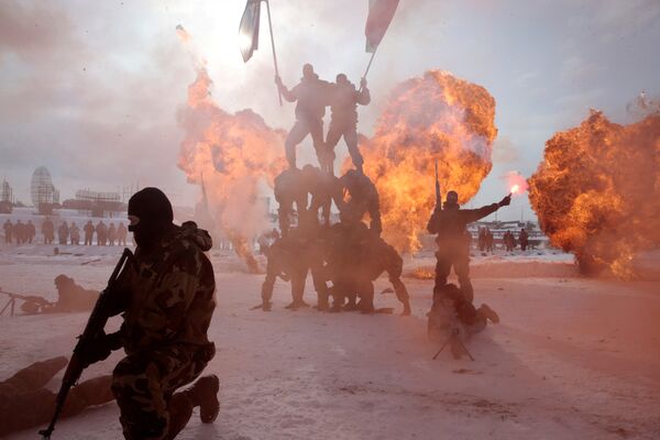 Показательные учения спецназа Беларуси посвященных ко Дню защитника отечества - Sputnik Кыргызстан
