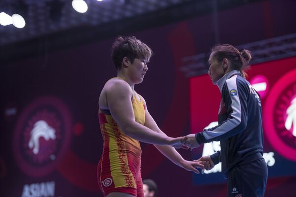 Чемпионат Азии по женской борьбе во Дворце спорта в Бишкеке - Sputnik Кыргызстан