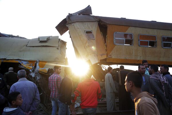 Столкновение пассажирских поездов в Египте - Sputnik Кыргызстан