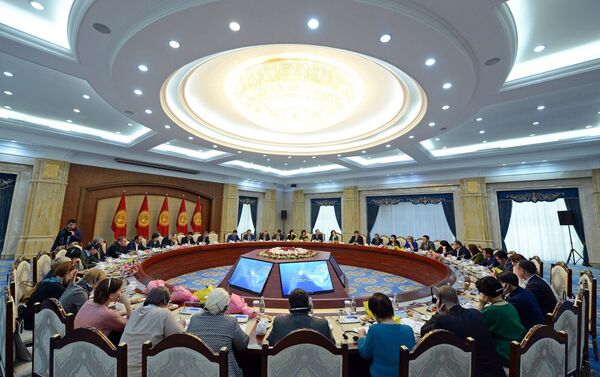 Президент Сооронбай Жээнбеков во вторник встретился с руководителями СМИ Кыргызстана - Sputnik Кыргызстан