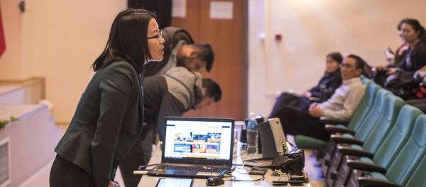 Sputnik Кыргызстан маалымат агенттиги жана радиосунун улук корреспонденти Нургүл Максутова Кыргыз-түрк Манас университетинин коммуникация факультетинин студенттери менен жолукту - Sputnik Кыргызстан