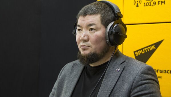 Президент союза предпринимателей и ювелиров Сталбек Акматов во время интервью на радиостудии Sputnik Кыргызстан - Sputnik Кыргызстан
