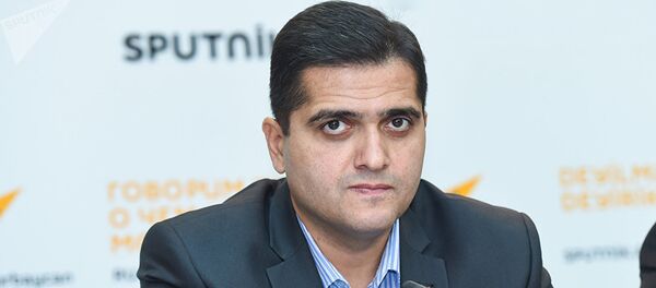 Политолог Эльхан Шахиноглу - Sputnik Кыргызстан