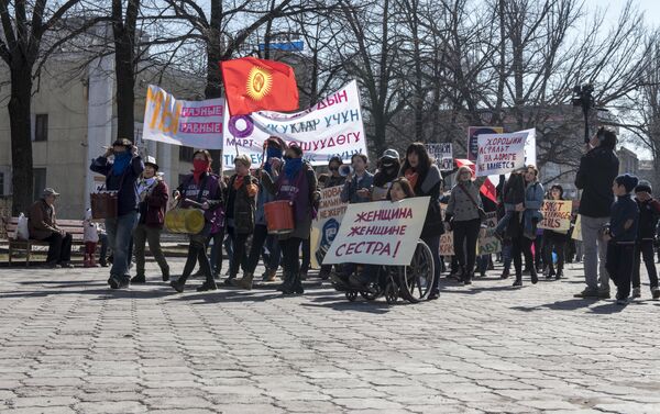 8-мартта бир топ мамлекеттерде аялдардын эл аралык майрамы белгиленүүдө. - Sputnik Кыргызстан