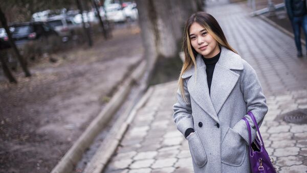 18-летняя студентка музыкального училища Мэлани Сариева - Sputnik Кыргызстан