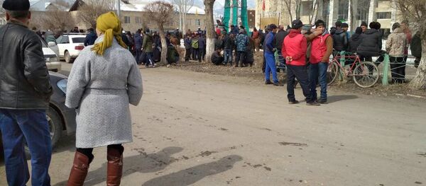 Митинг в селе Арал Тогуз-Торойского района - Sputnik Кыргызстан