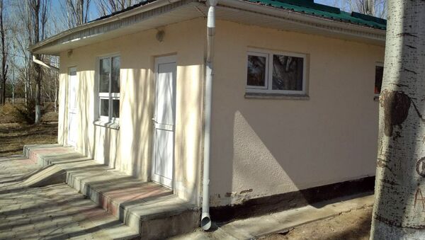 Строительство туалета в центральном парке Таласа - Sputnik Кыргызстан