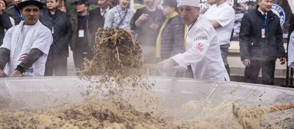 Бишкекте даярдалган бир тонна бешбармак - Sputnik Кыргызстан