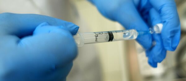 Ооруканада вакцинация өтүп жаткан убакытта. Архив Ооруканада вакцинация өтүп жаткан убакытта. Архив - Sputnik Кыргызстан