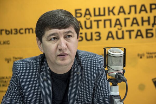 За чей счет в КР будут перевыполнять план по налогам? Тема дня За чей счет в КР будут перевыполнять план по налогам? Тема дня - Sputnik Кыргызстан