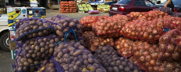 Оптово-розничный рынок Привоз в Симферополе - Sputnik Кыргызстан