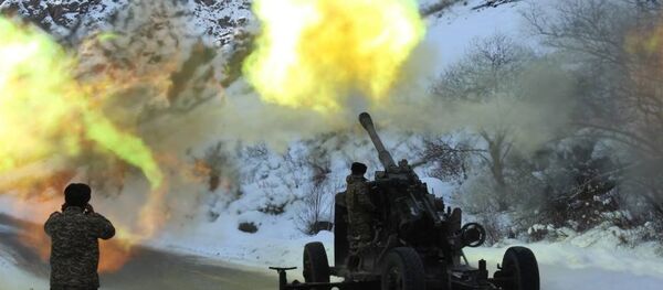 Принудительный спуск лавин на автодороге Бишкек — Ош - Sputnik Кыргызстан