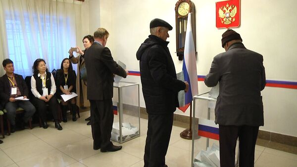 Россиянын президентин шайлоо Бишкекте кандай өтүп жатат. Видео - Sputnik Кыргызстан
