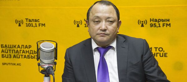 Бишкектеги Ортопедиялык жана травматологиялык илимий-изилдөө борборунун жетекчиси, ортопед Сабырбек Жумабеков. Архив Бишкектеги Ортопедиялык жана травматологиялык илимий-изилдөө борборунун жетекчиси, ортопед Сабырбек Жумабеков. Архив - Sputnik Кыргызстан