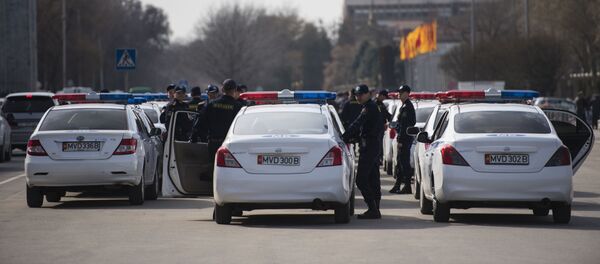 Сотрудники ГУОБДД. Архивное фото Сотрудники ГУОБДД. Архивное фото - Sputnik Кыргызстан