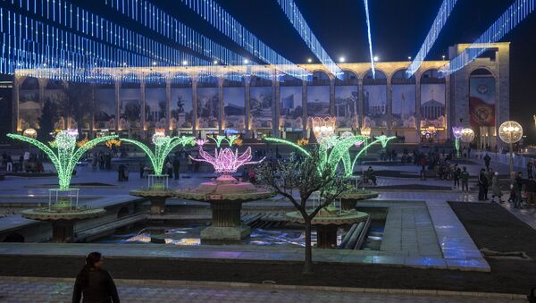 Подготовка к празднованию Нооруза на площади Ала-Тоо в Бишкеке - Sputnik Кыргызстан