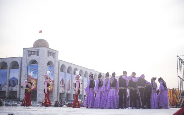 Завтра, 21 марта, на главной площади страны начнется праздничное мероприятие, где будет представлена концертная программа. - Sputnik Кыргызстан