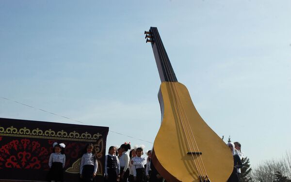 Праздничный концерт в честь Нооруза на площади в Оше - Sputnik Кыргызстан