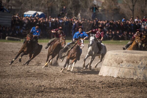Турнир по кок-бору по случаю празднования Нооруза в Бишкеке - Sputnik Кыргызстан