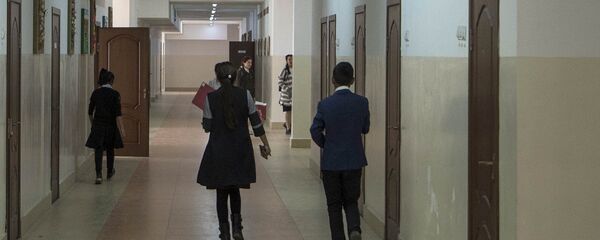 Ученики школы. Архинвое фото - Sputnik Кыргызстан