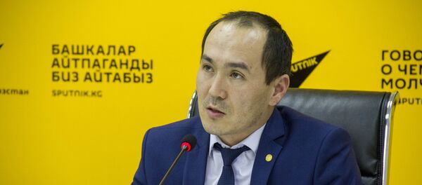Заведующий отделом трудовой миграции граждан за рубежом ГСМ КР Улан Шамшиев - Sputnik Кыргызстан