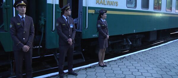 Эми иш бизден качып кутулбайт! Темир жолдогу кыргыз-өзбек сүйүнүчү - Sputnik Кыргызстан