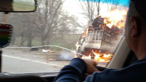 На объездной автодороге возле Бишкека сгорел грузовик Hyundai Porter - Sputnik Кыргызстан