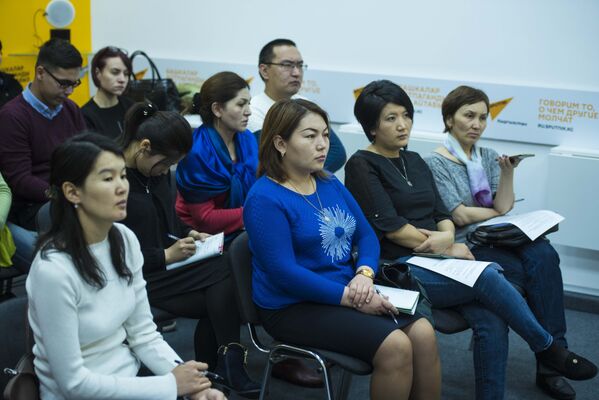 Фотографии участников мероприятия могут использоваться журналистами для иллюстрации материалов с обязательной гиперссылкой на Sputnik.kg и указанием авторства. - Sputnik Кыргызстан