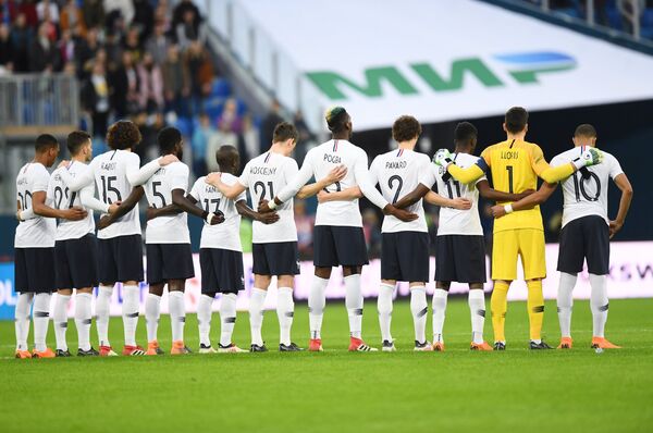 Футбол. Товарищеский матч. Россия - Франция - Sputnik Кыргызстан