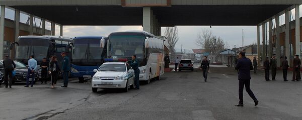 Өткөрмө пункт Достук унаа жолу. Архив - Sputnik Кыргызстан