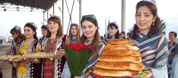 Визит премьер-министра Сапара Исакова в Узбекистан Визит премьер-министра Сапара Исакова в Узбекистан - Sputnik Кыргызстан