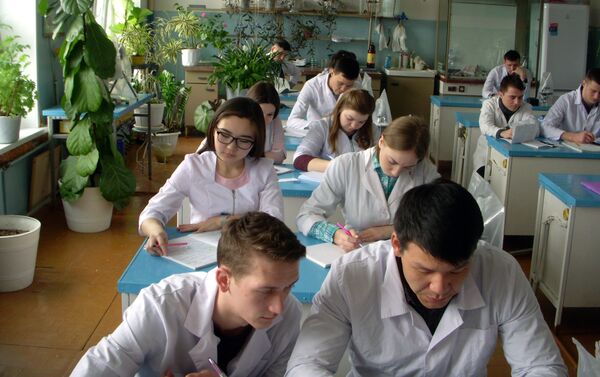 Студенты-аграрии из Кыргызстана поехали на обучение в ведущий сельскохозяйственный вуз России - Sputnik Кыргызстан