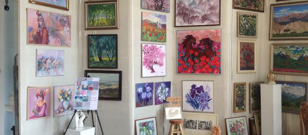 Бишкектеги Галерея М  көркөм галереясындагы сүрөттөр - Sputnik Кыргызстан