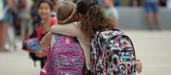 Школьинцы. Архивное фото Школьинцы. Архивное фото - Sputnik Кыргызстан