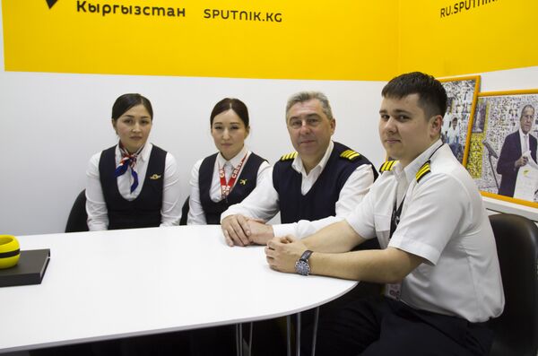 Пилоты и стюардессы самолета авиакомпании Tez Jet - Sputnik Кыргызстан