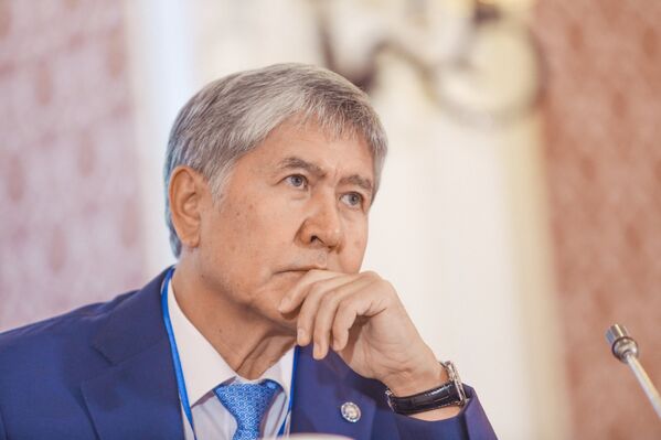Атамбаев партия төрагалыгына бир добуштан шайланды - Sputnik Кыргызстан