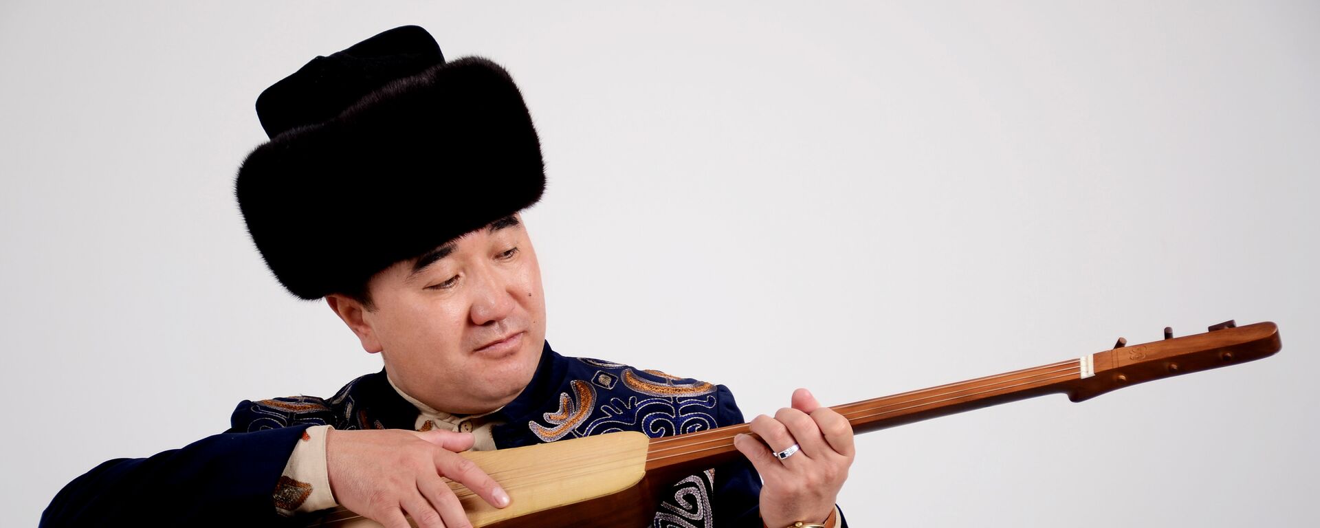 Эстрада ырчысы Алтынбек Каленов. Архив - Sputnik Кыргызстан, 1920, 03.04.2018