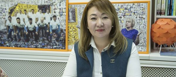 Мамлекеттик санитардык эпидемиологиялык көзөмөл борборунун тамак-аш коопсуздугу боюнча бөлүм башчысы Айнура Ахматова - Sputnik Кыргызстан