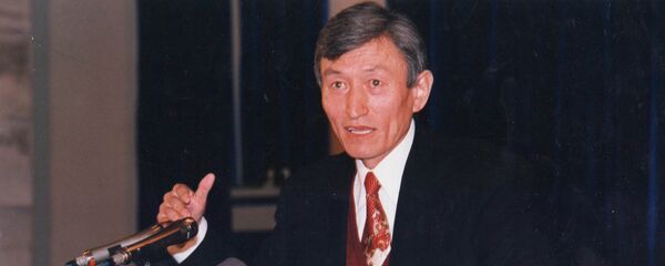 Белгилүү мамлекеттик жана коомдук ишмер Жумабек Ибраимов. Архив - Sputnik Кыргызстан