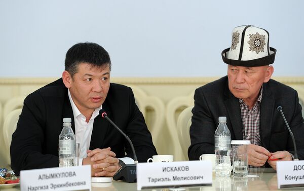 Премьер выслушал каждого, ответил на вопросы и дал соответствующие поручения. - Sputnik Кыргызстан