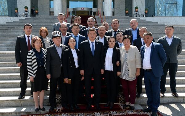 Глава государства подчеркнул, что власть должна служить интересам народа, а не отдельных политиков. - Sputnik Кыргызстан