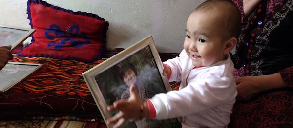 После страшного наезда — как живет малышка, оставшаяся без мамы и ноги - Sputnik Кыргызстан