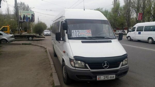 Нарушение ПДД маршруткой № 102 в Бишкеке - Sputnik Кыргызстан