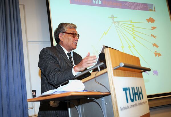 Президент МУК, академик НАН КР Асылбек Айдаралиев  - Sputnik Кыргызстан