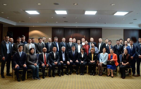 Президент КР Сооронбай Жээнбеков встретился с представителями кыргызской диаспоры в Турции - Sputnik Кыргызстан