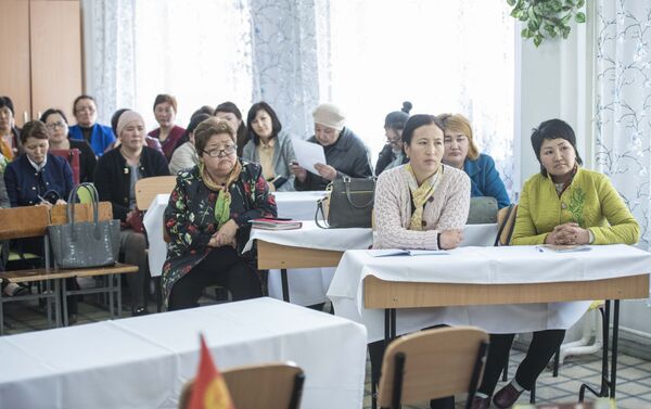 В презентации приняли участие представители 40 учебных заведений района - Sputnik Кыргызстан